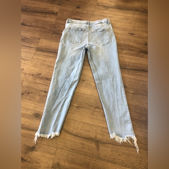 DIVIDED H&M BUTTON UP CROPPED ROW HEM HIGH RISE JEANS IN SIZE 8 - Picture 4 of 8